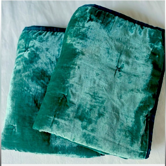Opalhouse Other - Rare opal house set of two teal standard sized pillow shams